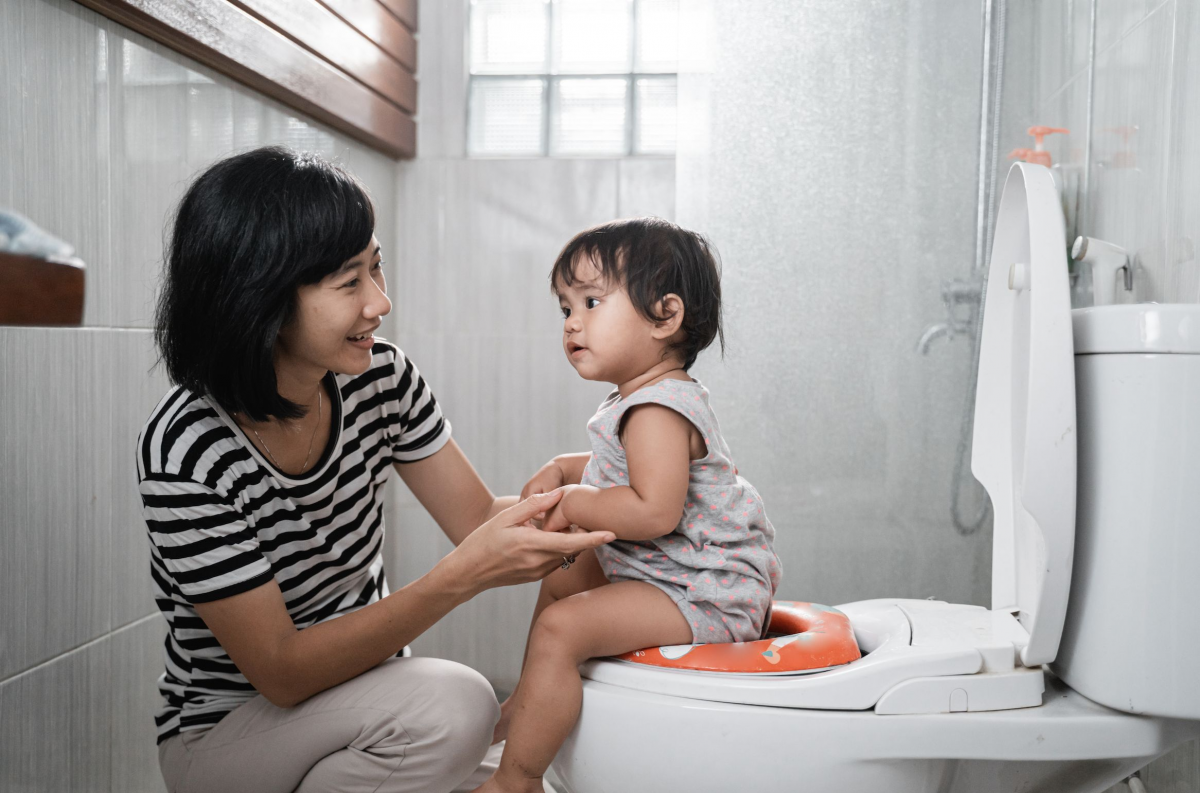 Warna Urine Bayi Yang Normal, Yuk Pahami